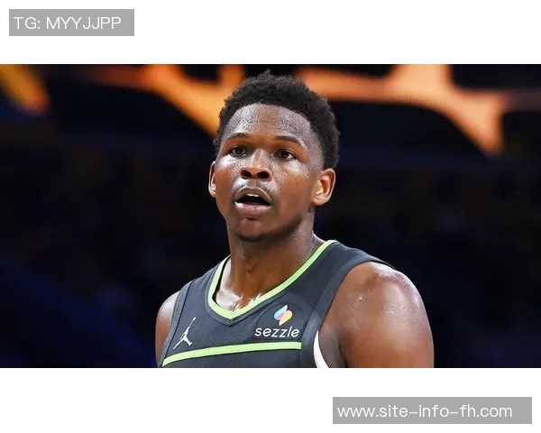 爱德华兹调侃加福德：本该暴扣你却选择了宽恕的瞬间